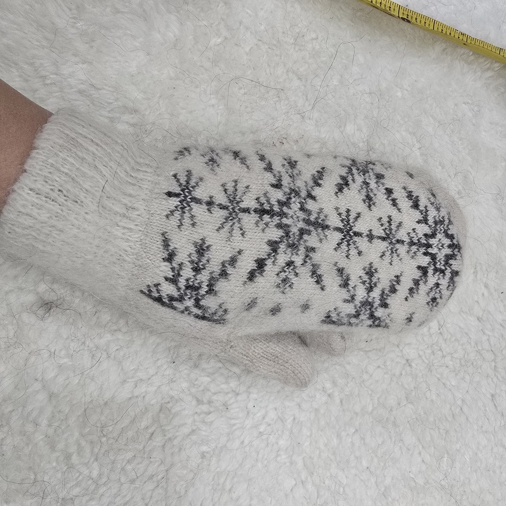 Handmade Goat Down Mittens White Gray Snowflake Warm‎ Winter Gloves Russian